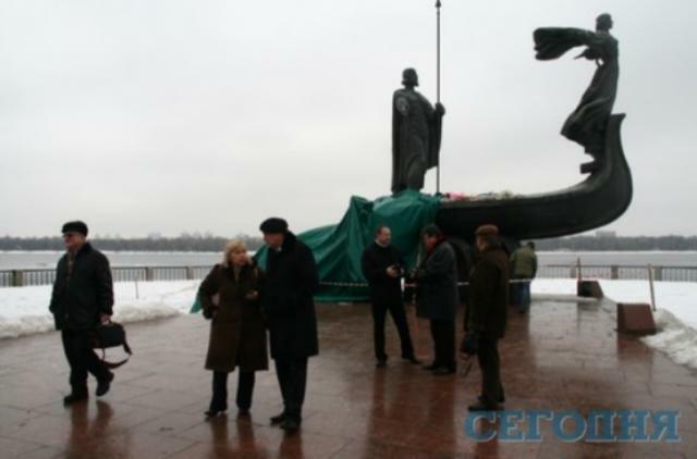 После развала символа Киева нам пророчат большие перемены