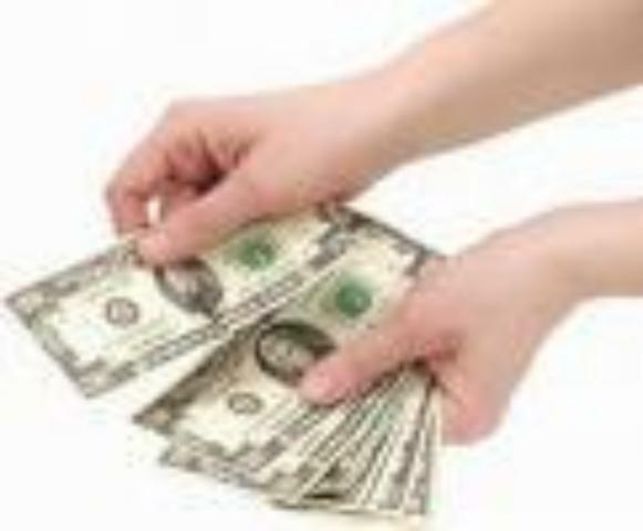 Чтобы покрыть убытки от невозвратов по кредитам, банки снова поднимут цены на свои услуги