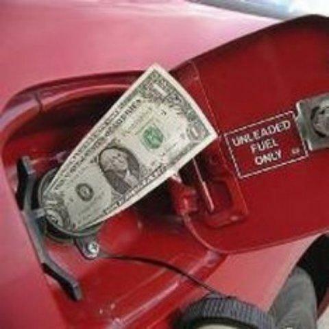 В Украине значительно подорожает бензин