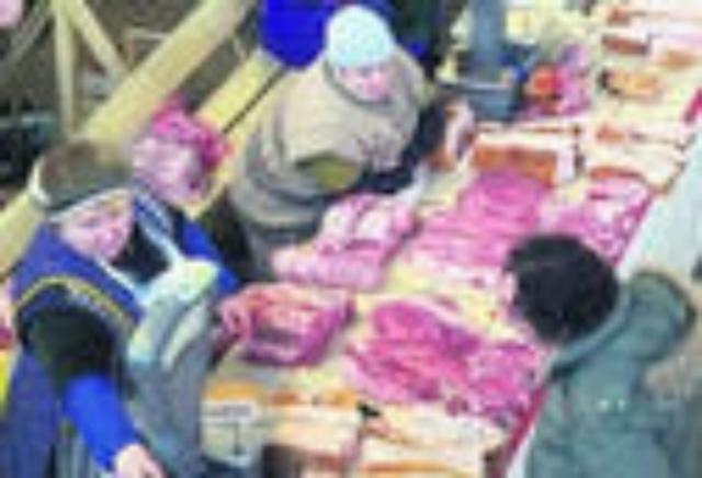 БЮТ требует отменить продажу Житнего и Владимирского рынков