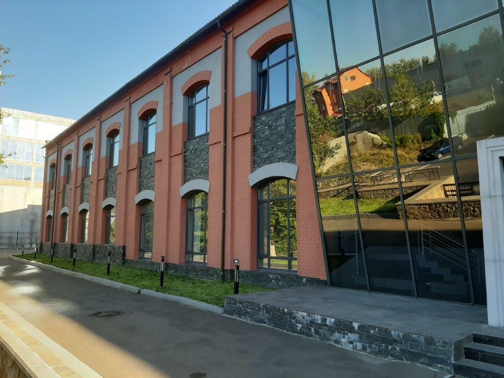 Продаж бізнес-центра 2300 м², Нижньоюрківська вул.