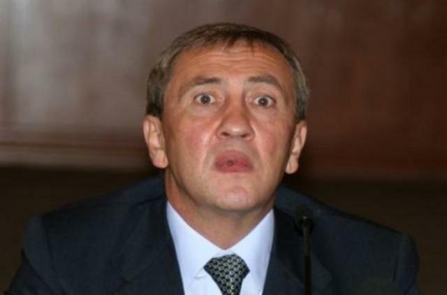 Мэра Киева снова ведут к отставке