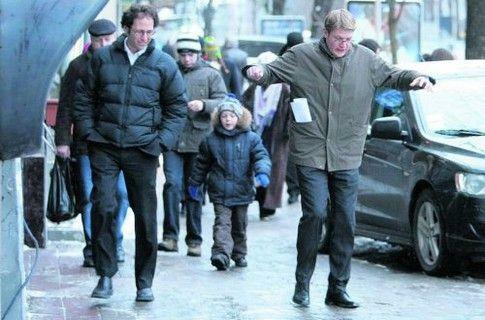 Киевляне зарабатывают на гололеде