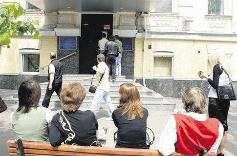 Загранпаспорт стал вдвое дороже