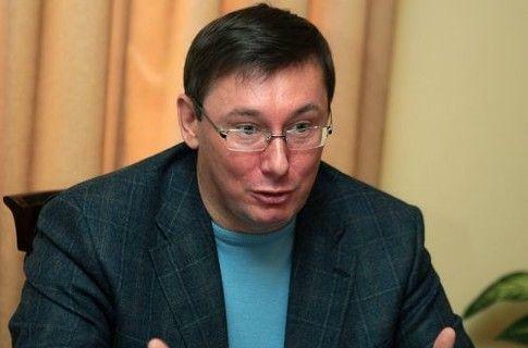 Кадровая петля затягивается на шее у министра Луценко