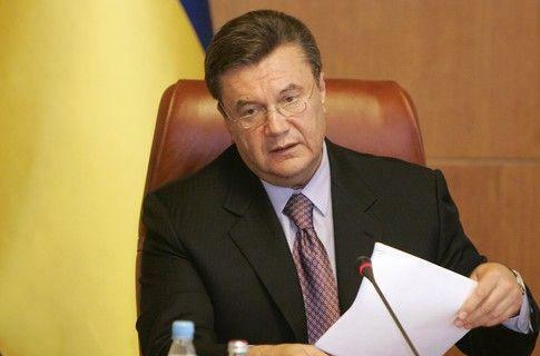 Янукович примеряет косу премьера 