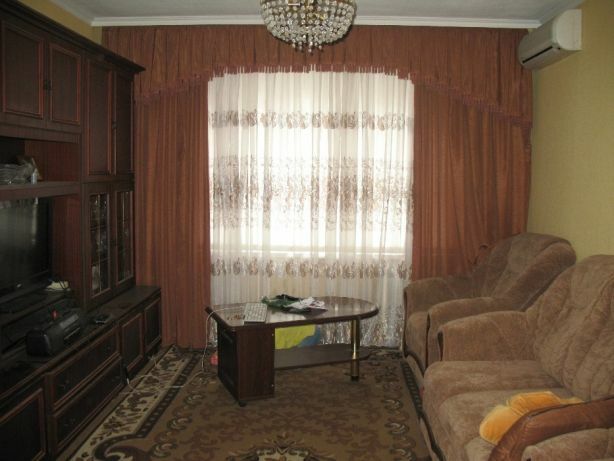 Продаж 3-кімнатної квартири 58 м², Пр-т Гагарина ул., 169Б