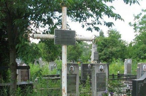 ДОЖИЛИСЬ: в Киеве начали торговать могилами родственников