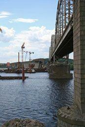 «Мост Кирпы» начал разваливаться