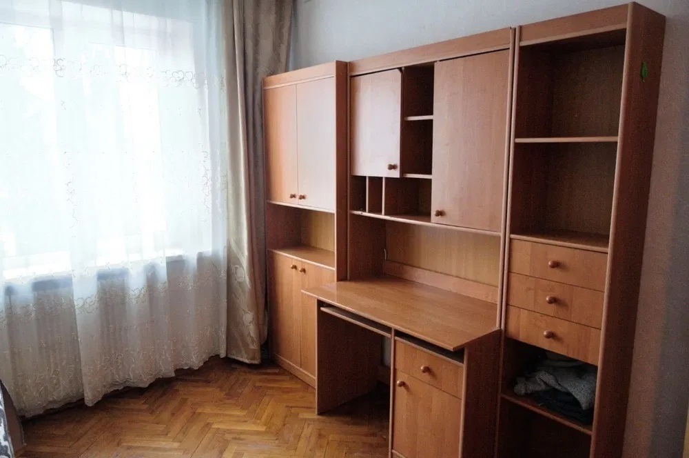 Продаж 3-кімнатної квартири 75 м², Освиты ул., 1