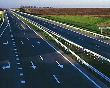 В Украине строят самые дешевые в мире автомобильные дороги