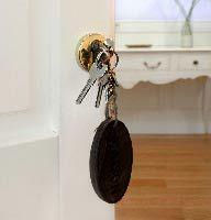 Владельцы проблемных квартир скрывают их "историю" от покупателей