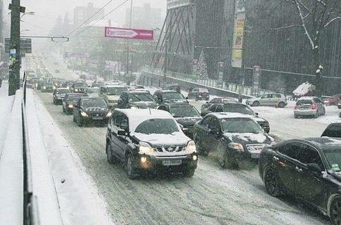Киев завалило снегом, но со среды начнется оттепель