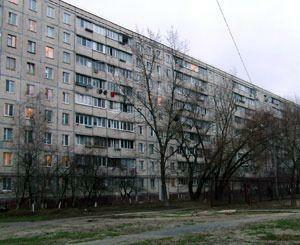 Жилой дом превратили в отстойную яму