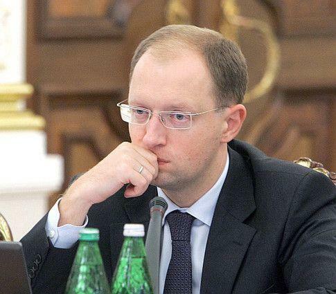Яценюк просит избирателей не продаваться за 50 гривен