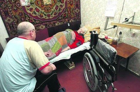 Участковые отбирают квартиры у стариков