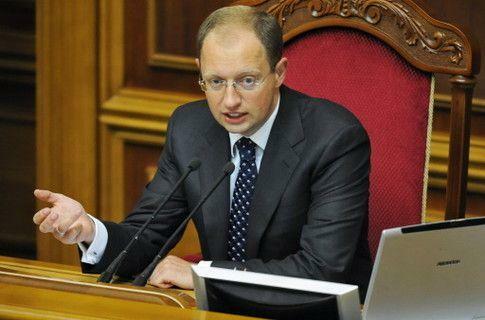 Яценюк советует затянуть пояса и готовиться ко второй волне кризиса 