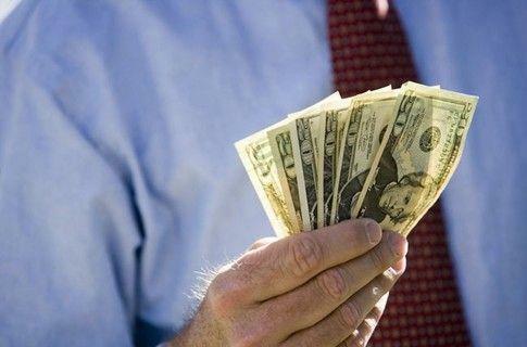 Доллар приблизился к отметке в 8 гривень