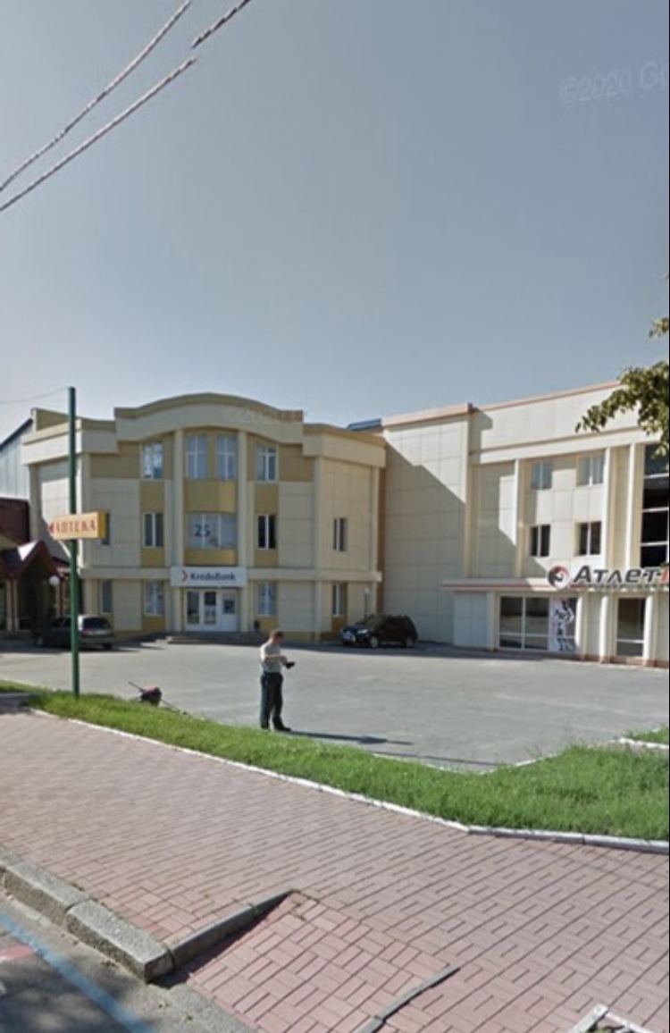 Продаж адміністративної будівлі 540 м², Тараса Карпи вул.