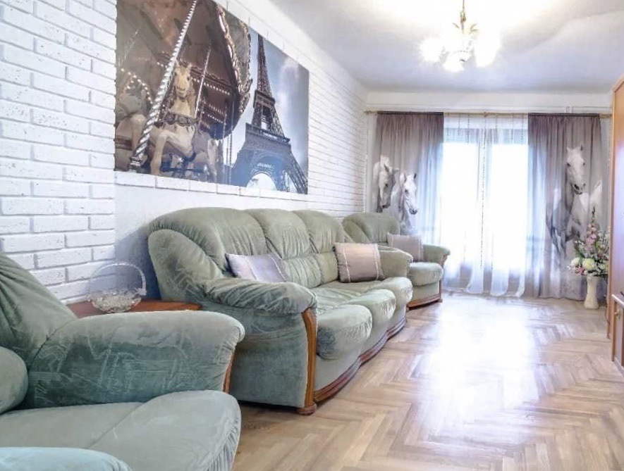 Продажа 3-комнатной квартиры 70 м², Героев Днепра ул., 57