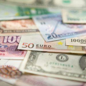 В каких твердых валютах стоит хранить сбережения