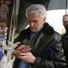 Литвин купил четыре умные книги на Петровке 