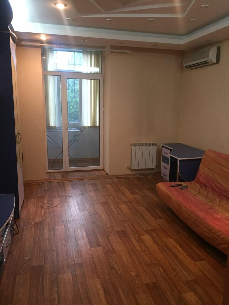 Оренда 2-кімнатної квартири 55 м², Привокзальна вул., 3