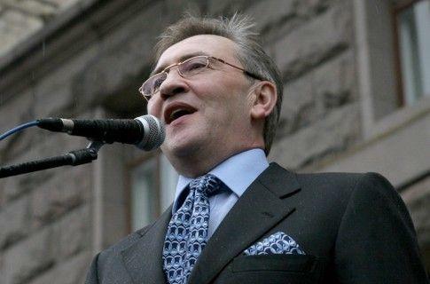 Черновецкий решил надавить на Кабмин и Раду штрафами