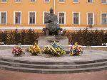 В Киеве подсветят памятник Грушевскому и Аскольдову могилу