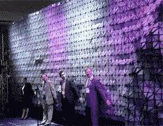 Американцы создали движущуюся дисплей-стену