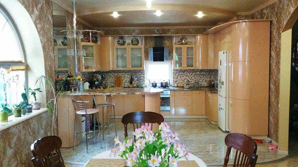 Будинок подобово 280 м², Велика Кільцева дор.