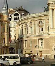 Московский малый бизнес поселят в мансардах 
