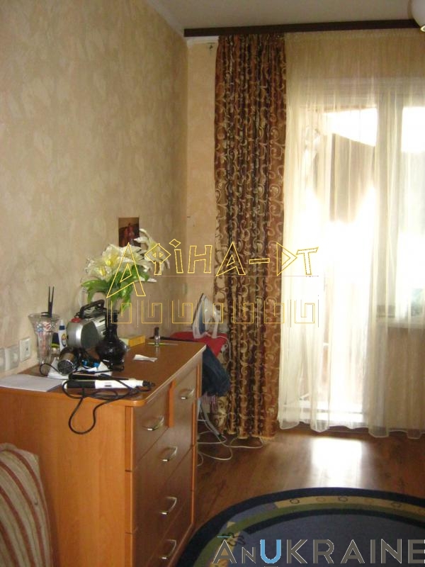 Продаж 3-кімнатної квартири 64 м², Академіка Заболотного вул., 45