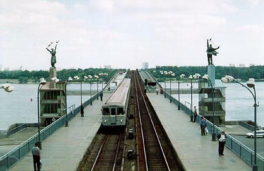 Линию метро от «Лесной» до «Днепра» накроют 6 км магазинов