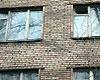 Жители полуразрушенного дома три года живут на птичьих правах