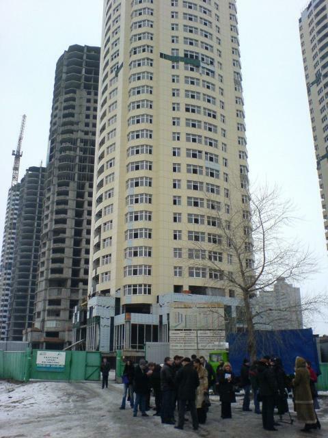 Достройка жилого комплекса "Днепровские башни" переносится на III квартал 2007 г. из-за проблем с финансированием