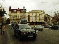 После почти пяти месяцев ремонтных работ киевские улицы Красноармейскую и Пушкинскую открывают для движения транспорта