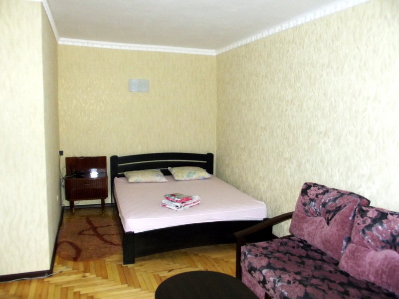 1-кімнатна квартира подобово 38 м², Стебницька вул., 64