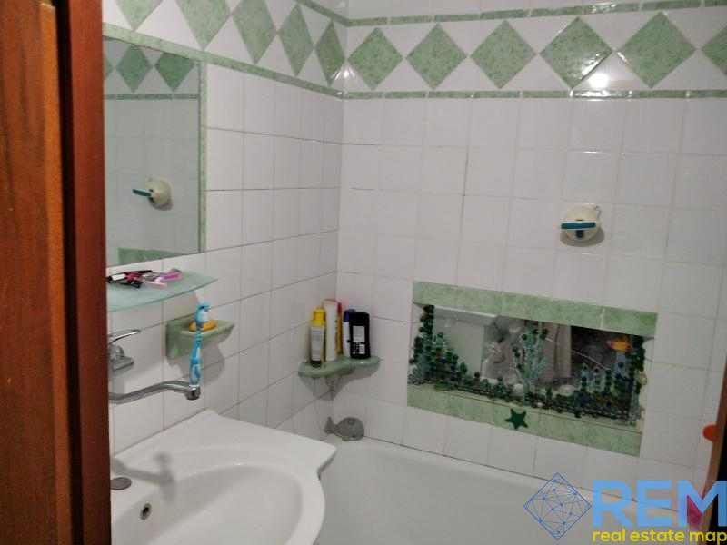 Продаж 3-кімнатної квартири 70 м², Академика Королева ул., 112