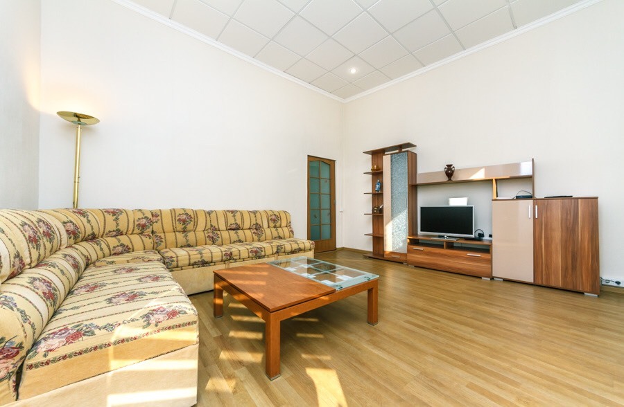 2-комнатная квартира посуточно 57 м², Рейтарская ул., 18