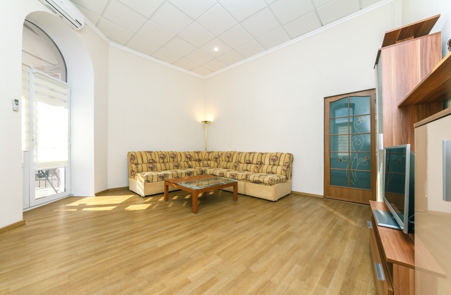 2-комнатная квартира посуточно 57 м², Рейтарская ул., 18