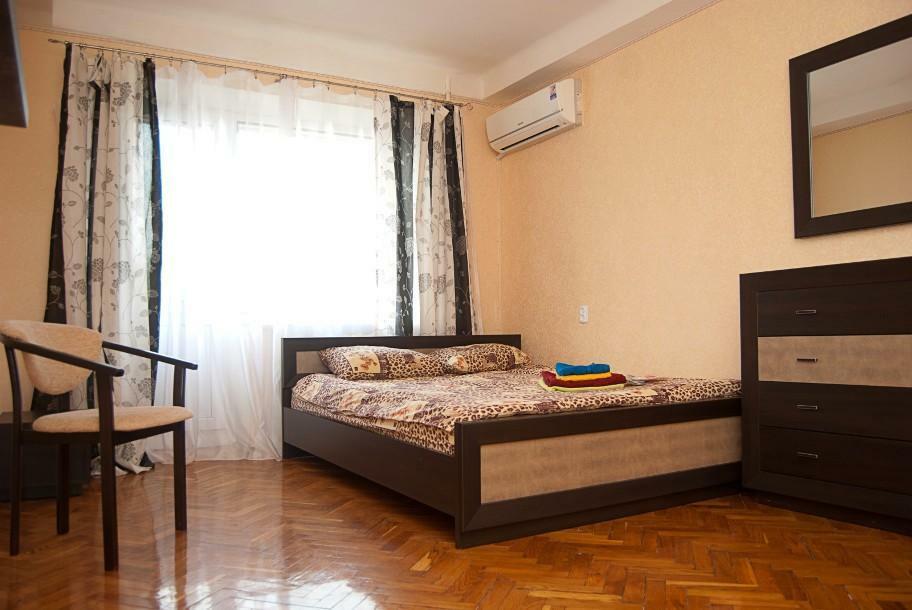 1-комнатная квартира посуточно 38 м², Леси Украинки бул., 5