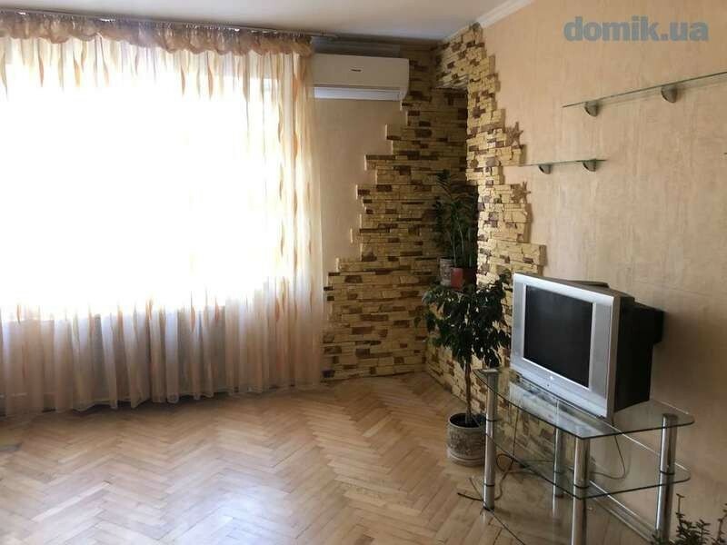 Продаж 2-кімнатної квартири 45 м², Героїв Праці вул., 58