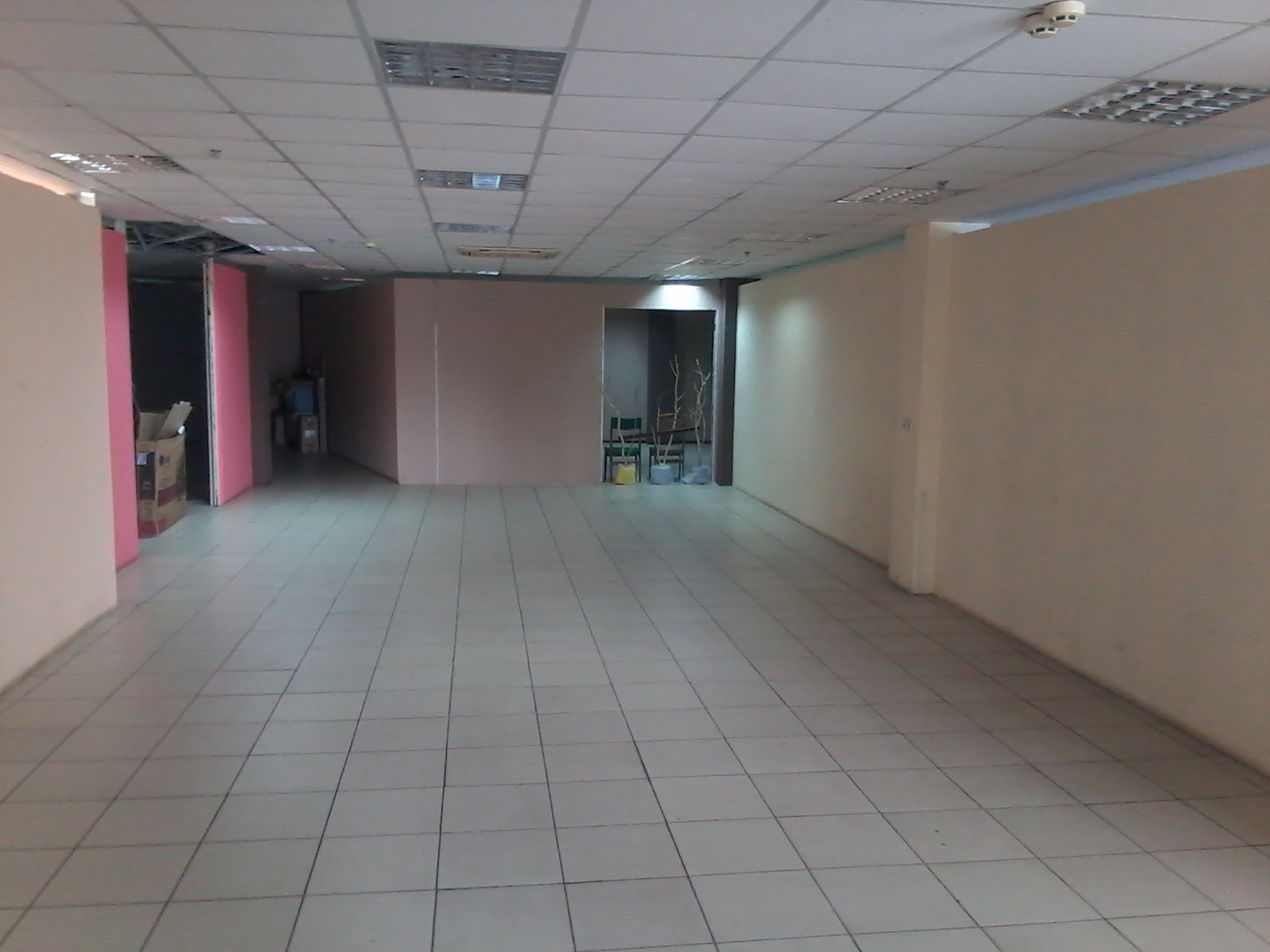Оренда торговельного приміщення 200 м², Євгенія Коновальця бул., 2