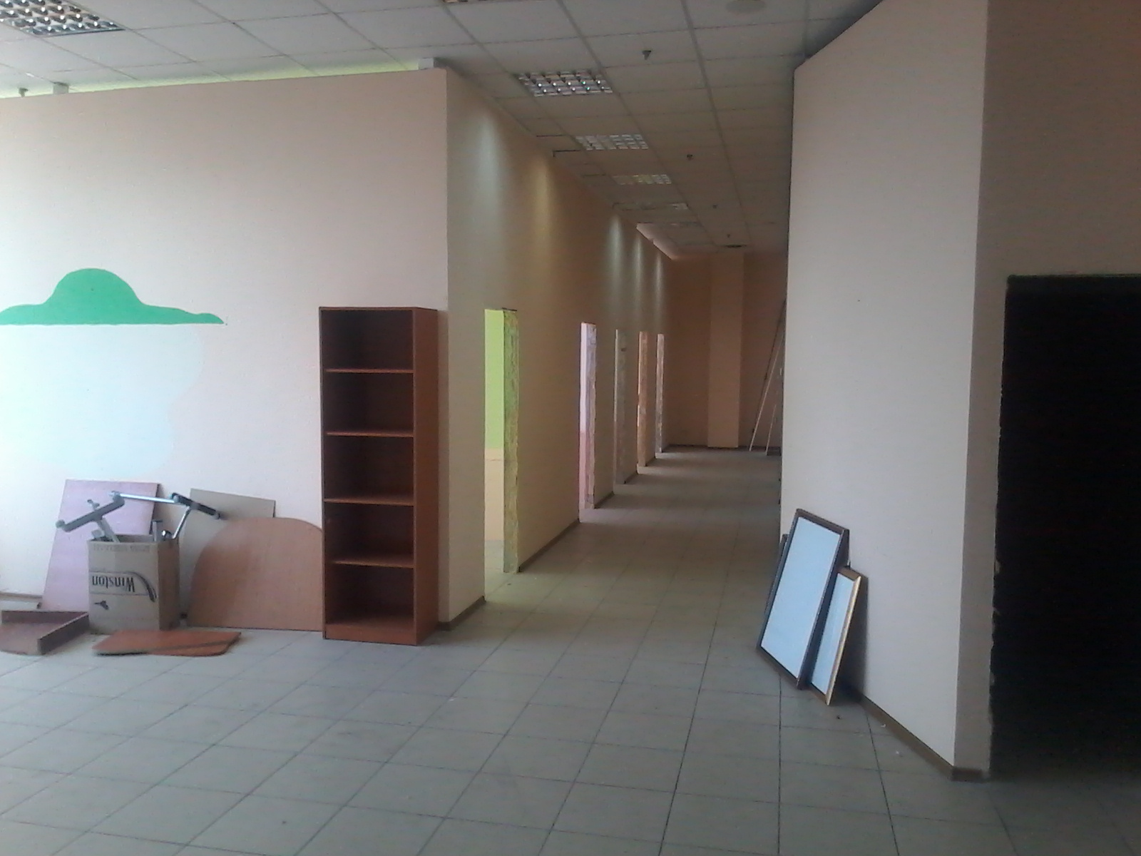 Оренда торговельного приміщення 200 м², Євгенія Коновальця бул., 2