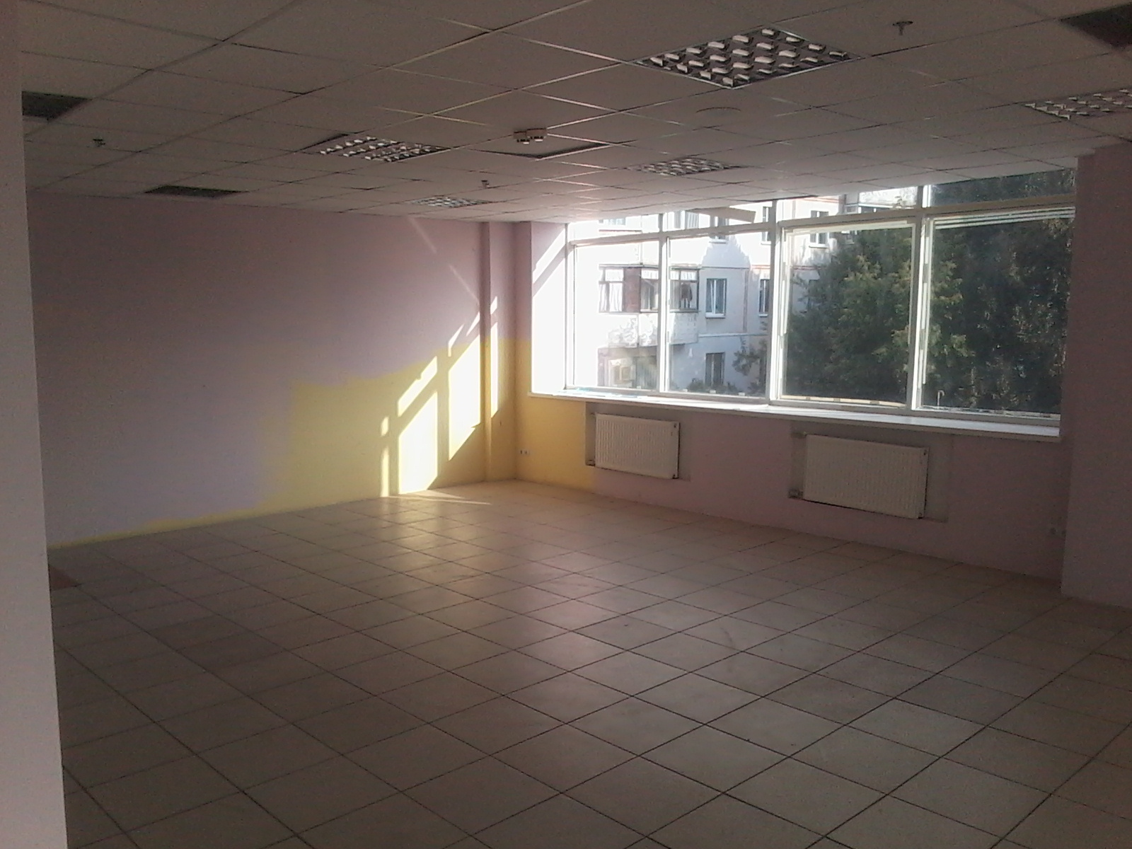 Оренда торговельного приміщення 200 м², Євгенія Коновальця бул., 2