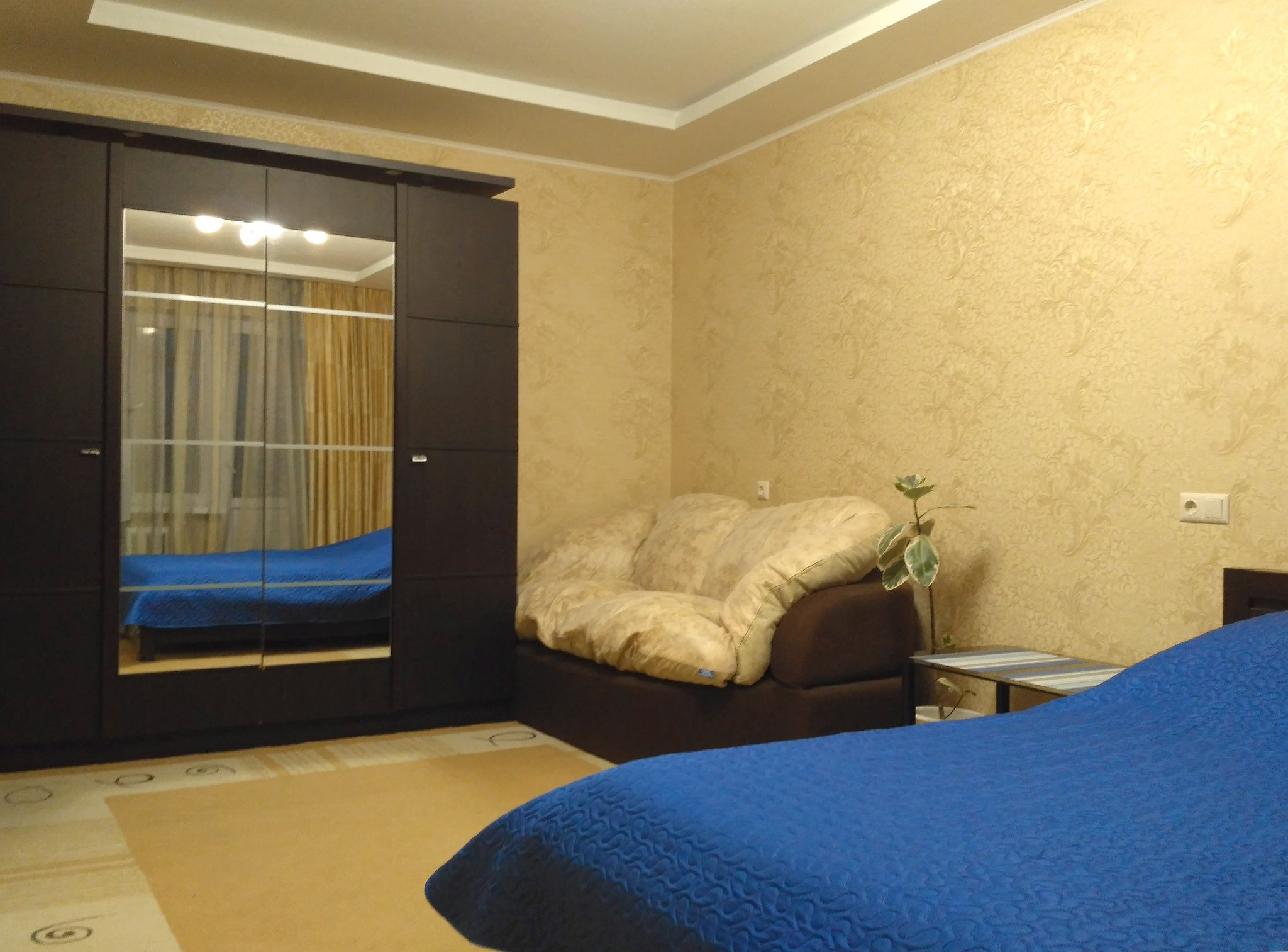 2-кімнатна квартира подобово 52 м², Івана Мазепи вул., 45