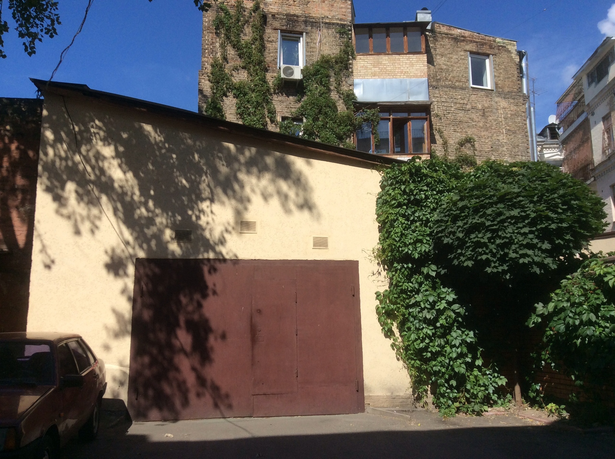 Продаж гаража 40 м², Притисько-Микільска вул., 2