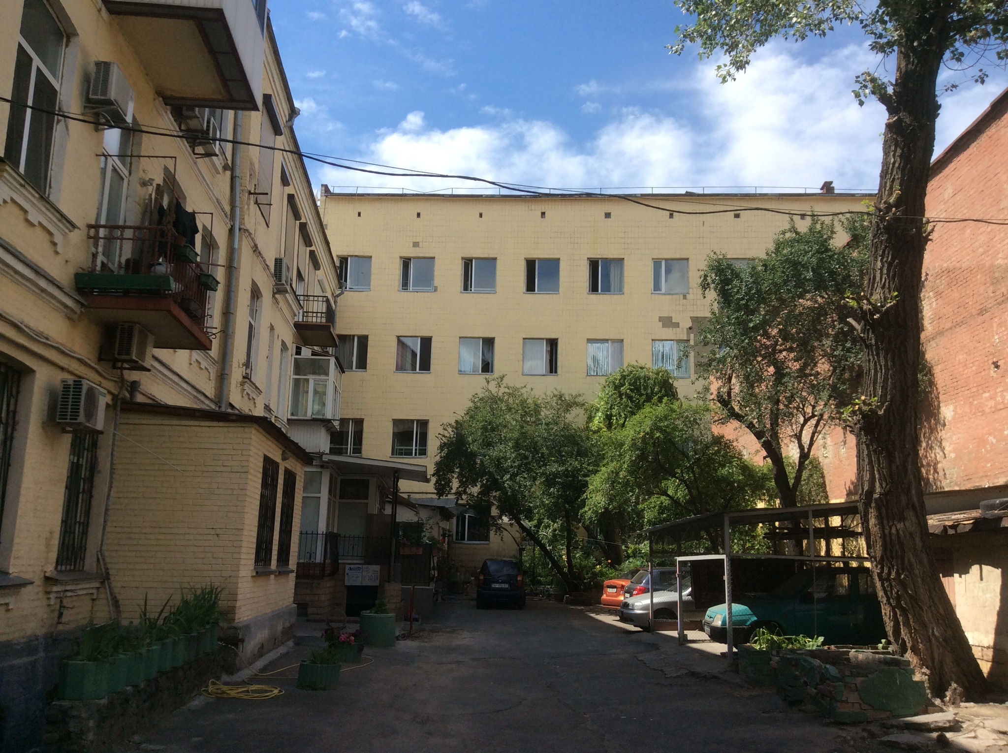 Продаж гаража 40 м², Притисько-Микільска вул., 2