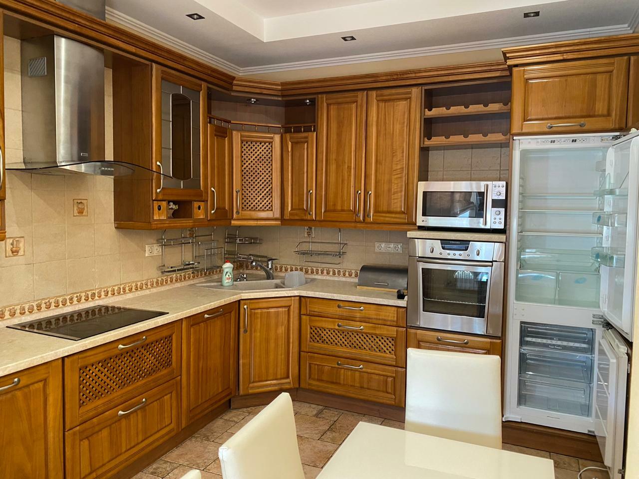 Продажа 4-комнатной квартиры 165 м², Пушкина просп., 11